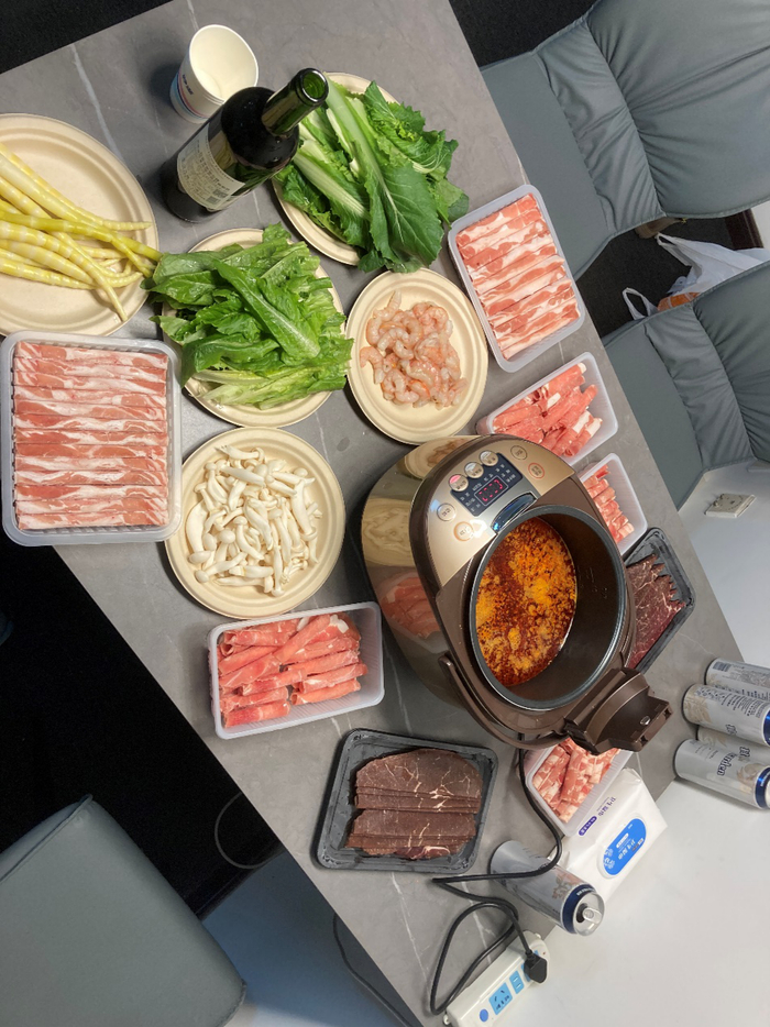 （在民宿准备的年夜饭 网友供图）&nbsp;&nbsp;