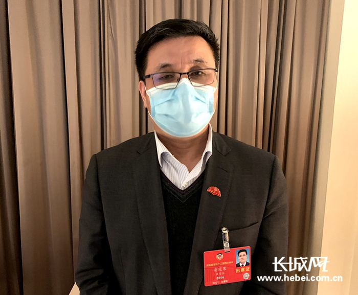                   河北省政协委员、石家庄市第一中学校长娄延果。长城网记者 李丽钧 摄