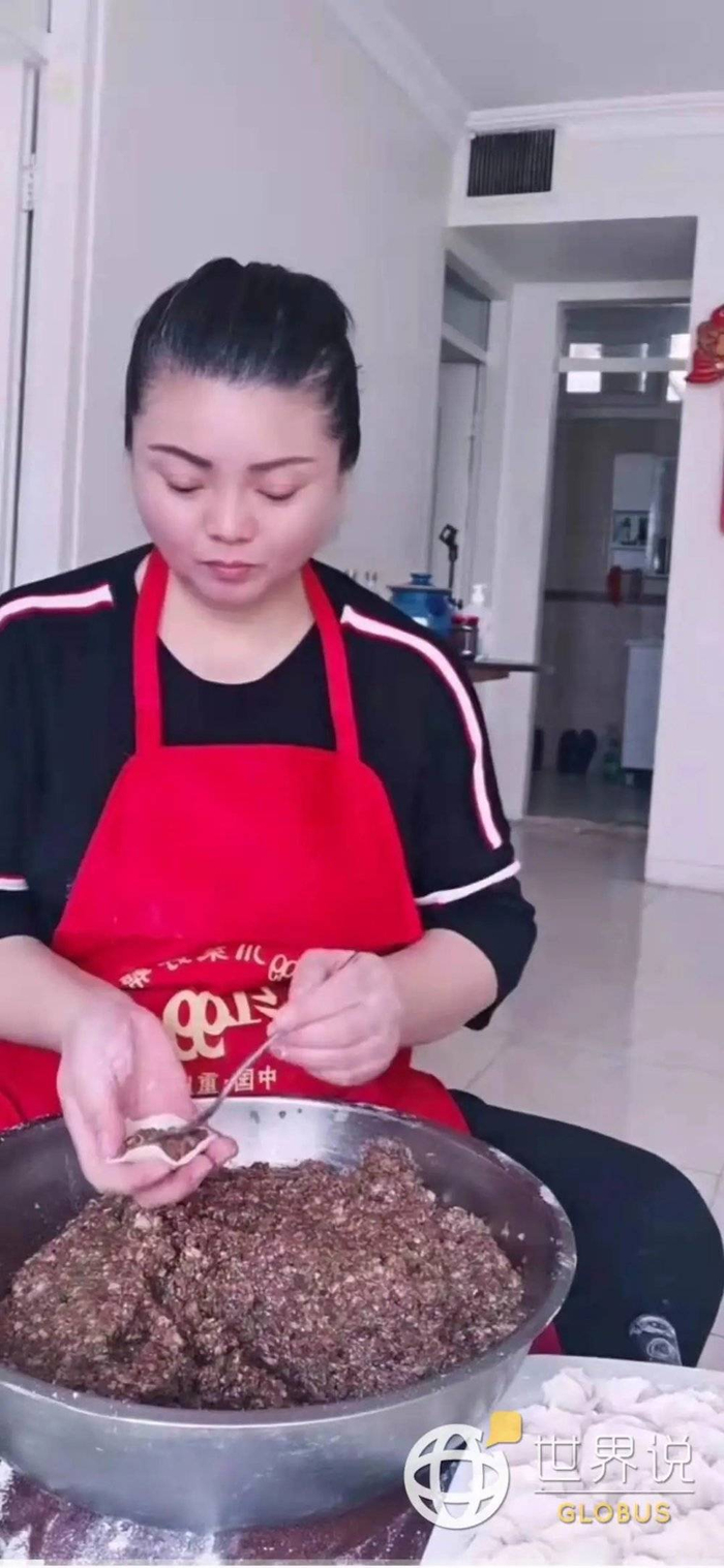 ●包饺子的徐姐 / 世界说