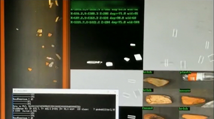 ▲安麒智能的块化智能资源分拣机器人正上方的摄像头识别物体