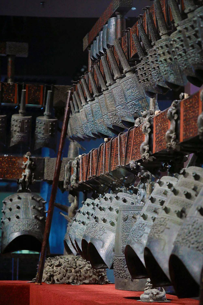 ▲ 曾侯乙墓出土的编钟。摄影/动脉影