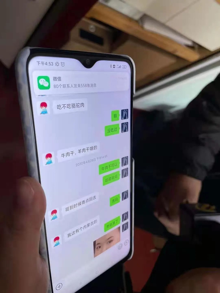 入伍后，陈祥榕经常给家里寄特产。张文奎 摄