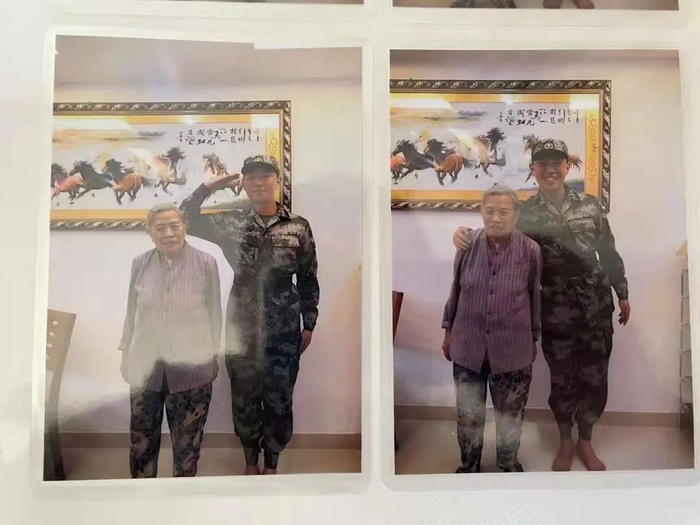入伍后，陈祥榕与奶奶合影留念。资料照片