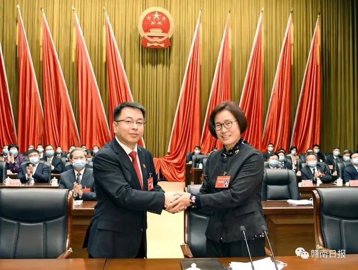 许南吉（左）与吴忠琼