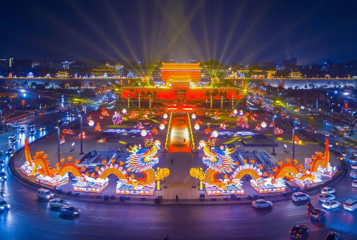 西安城墙景区的彩灯。西安曲江新区管委会供图