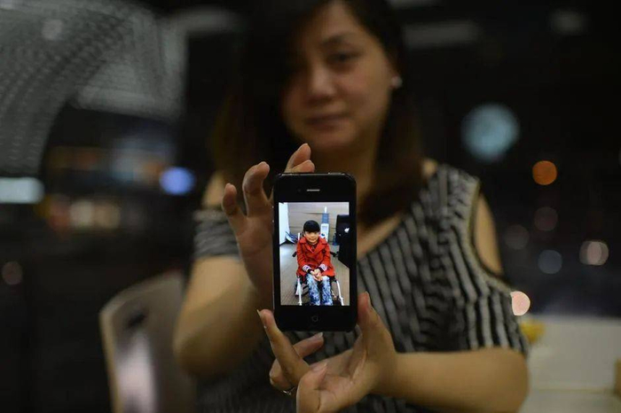 △甜甜从7岁开始坐轮椅，一直至今