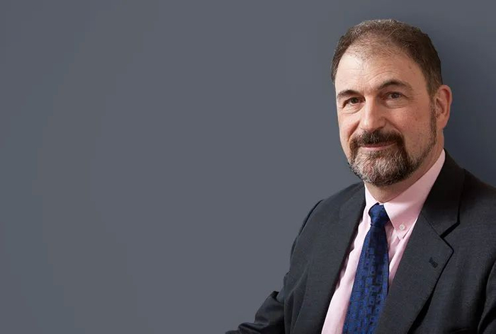 ▲62岁的龙飞虎，是享誉国际的语言学家、心理学家