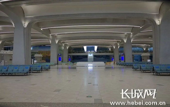 雄安站首层候车大厅。长城网记者刘师豪 摄