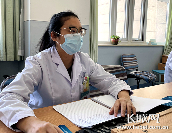 商伟伟在工作中。保定市第一中心医院供图