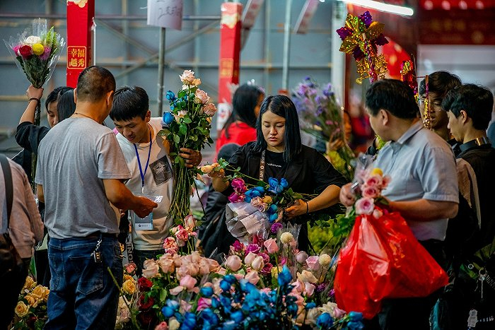 过往广州花市的盛况。（图片来源：cfp）