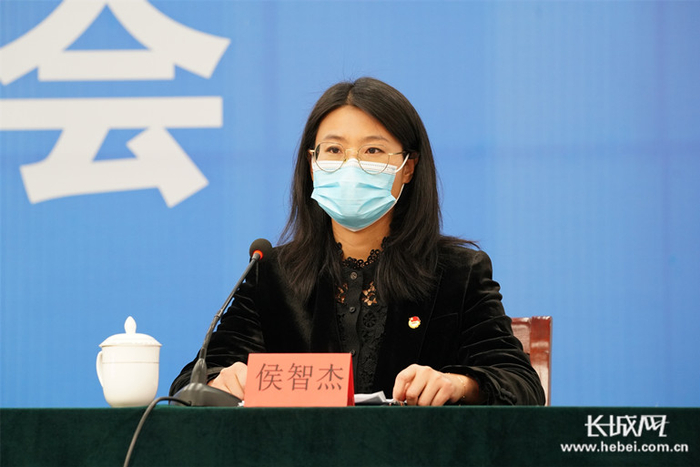 共青团邢台市委书记、市青联主席侯智杰介绍情况。长城网记者 郭硕 摄