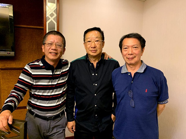 　宋朝阳（左一）和香港陈生（左二）近期合影