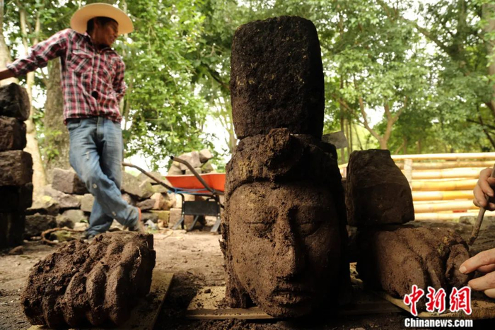 科潘遗址发掘现场，玛雅文明玉米神出土。李新伟 供图