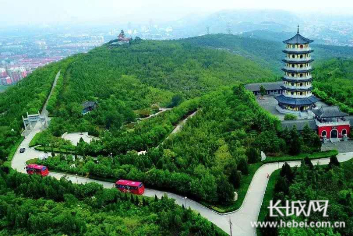 邯郸市峰峰矿区响堂山森林公园。资料图片