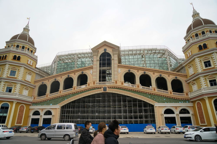 “祥云国际”商业部分正门口。摄影：李游