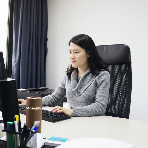 图说：辛秀芳研究员