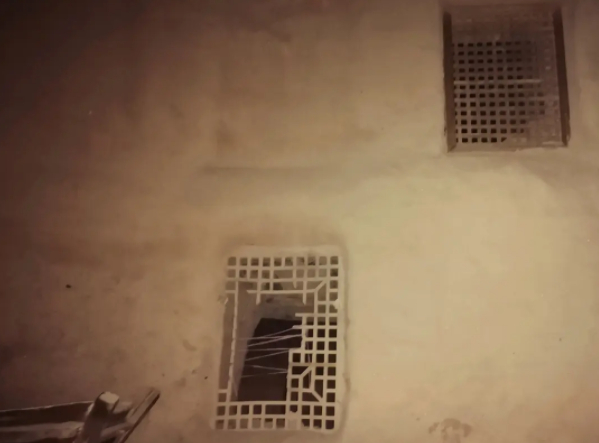 △硬是走出了“龙岭迷窟”的感觉，夜色中带着几分瘆人/豆瓣@Daria