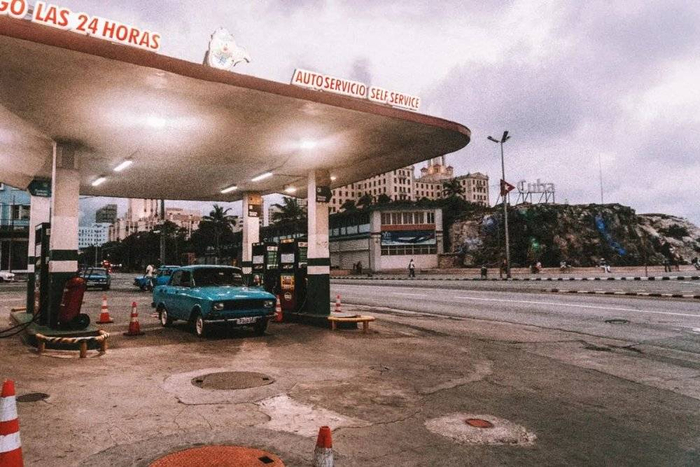 △荒野中的加油站也可以富有诗意/ unsplash