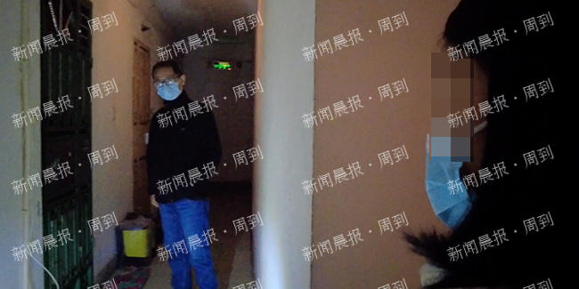 ▲小唐被接走送到虹口区密云花苑小区一套租借的房子。