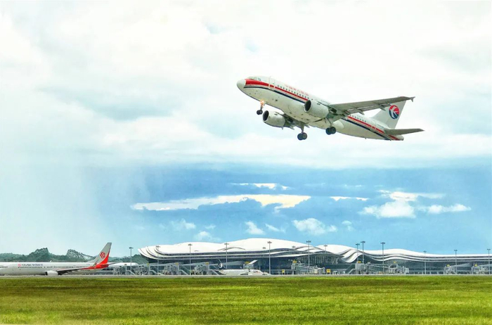 ▲桂林机场。魏靖 摄