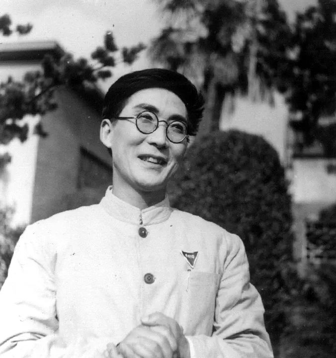  话剧《第二次握手》饰&nbsp; 朱尔同