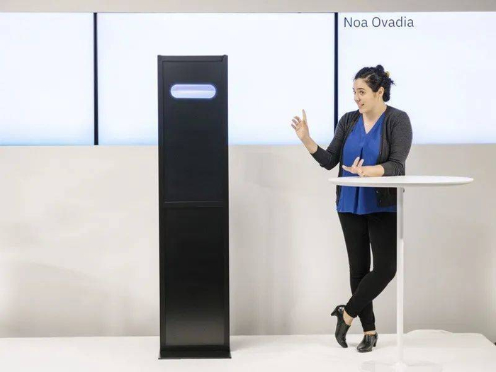 图1 | Project Debater挑战人类辩手/来源：Jason Henry/NYT/Redux/eyevine