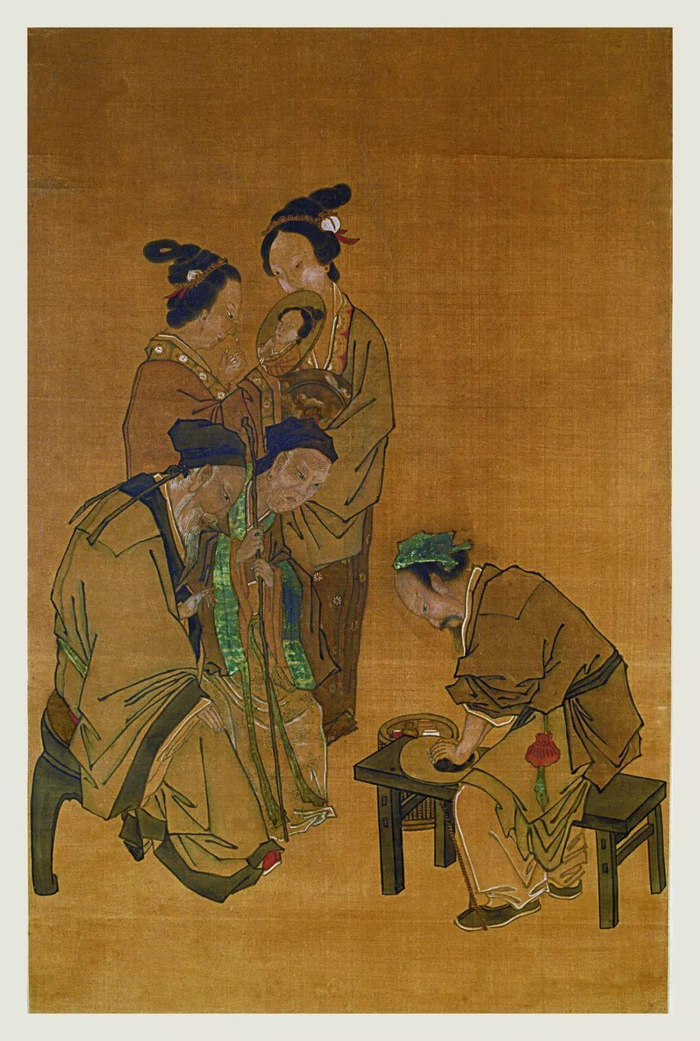 　　清代佚名画家的《磨镜图》，右下角的工匠在磨镜，左边两位站立的妇女在照镜。图片来源：国家博物馆官网