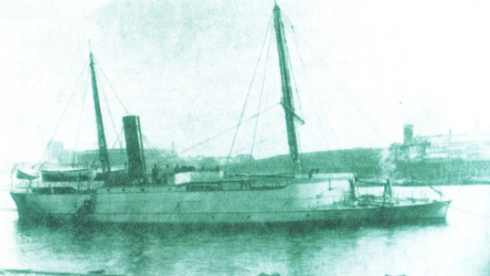 △我国第一艘自行设计建造的浅水炮艇“海东雄”号（蚊子船）