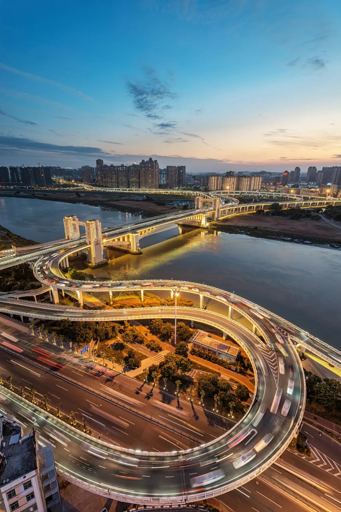 ▲ 泉州过江大桥的夜色。 图/视觉中国