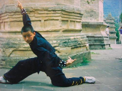 < 少年王宝强 >