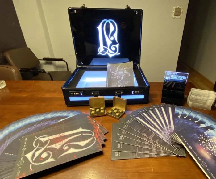 因为设计颇具科幻感，城限本《零笼》的售价高达2888元