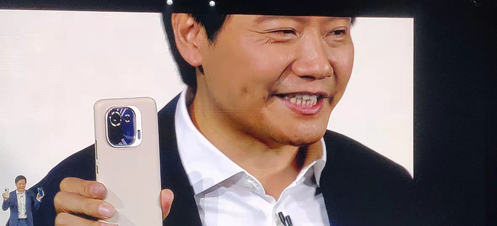 ▲小米11 Pro实拍