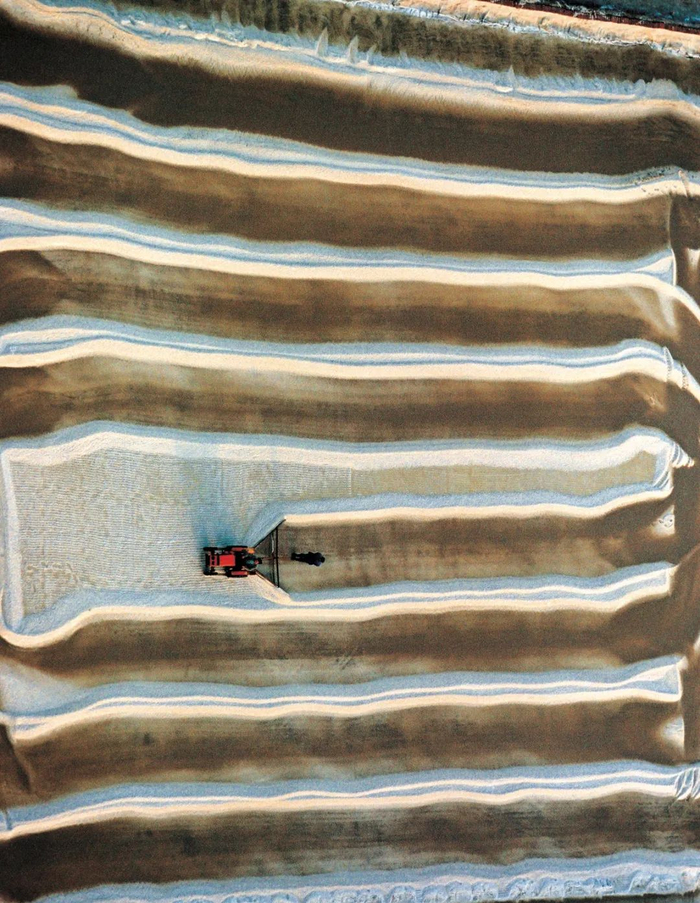 ▲ 航拍下的渤海莱州湾盐田。摄影/侯贺良