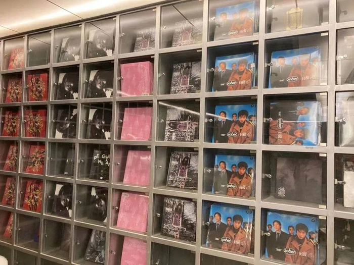 摩登天空公司黑胶展示柜