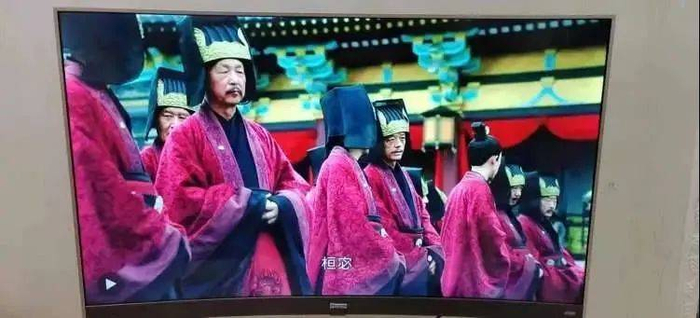 像这种清晰的镜头可以算是群演的“高光时刻”，也就是行话里说的前景。/ 受访者供图 