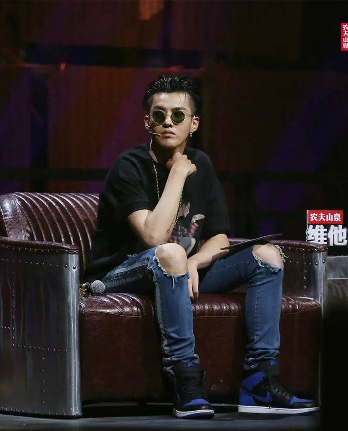 吴亦凡在节目中穿的AJ5 Paris在节目结束后立刻涨价。图/爱奇艺