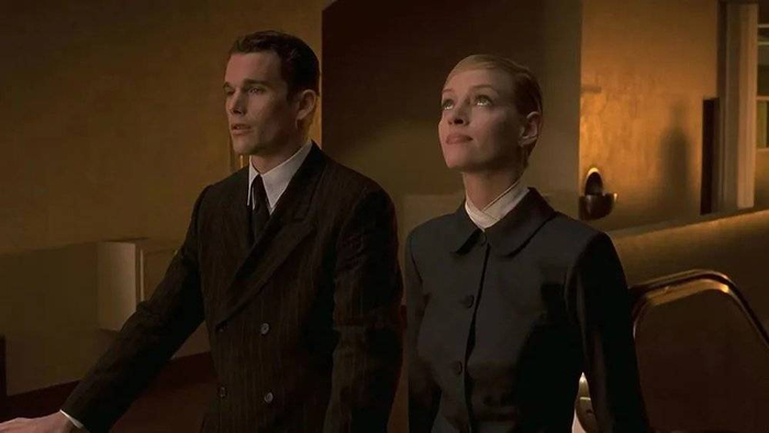 ©️《千钧一发》