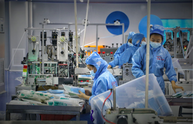 （疫情期间，受益于市场对口罩的强劲需求，汇丰妇幼依旧实现增长。受访者供图）