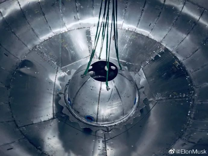 图| Starship 燃料内容器发射台 （来源：weibo）