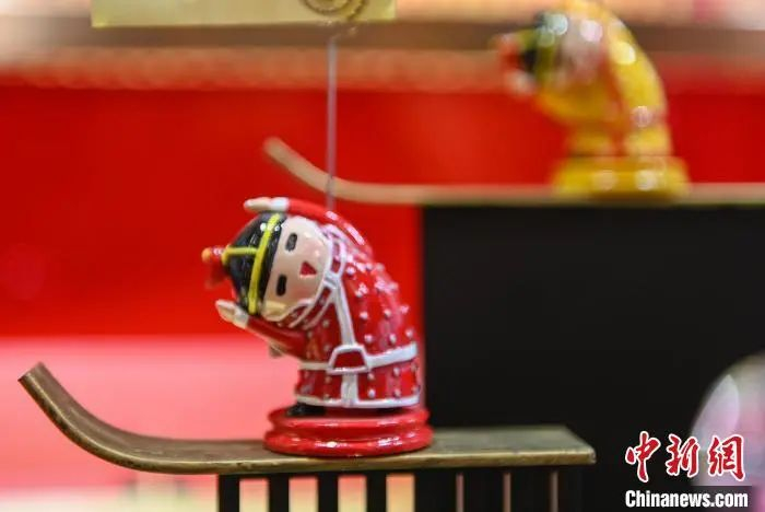 资料图：“盛京宫赏”沈阳故宫文创体验店中的文创产品。　于海洋 摄