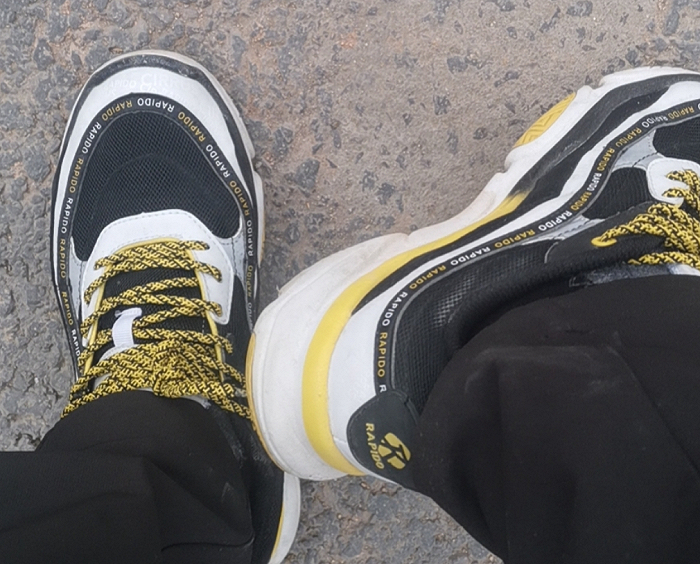 图 | 我脚上穿的莆田鞋