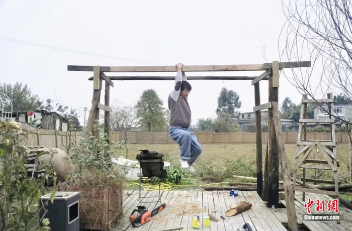 阿满改造院子中。受访者供图