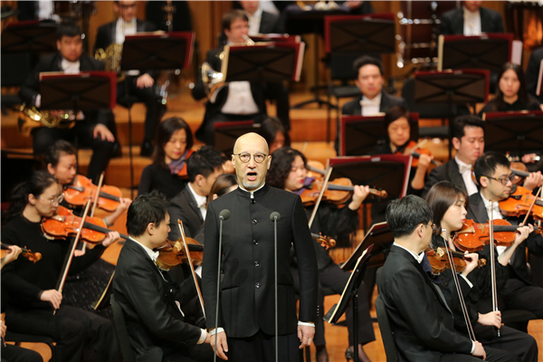 图说：男中音歌唱家杨小勇深情演绎《沁园春·雪》