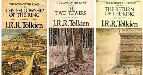 △ 因为《指环王》三部曲，托尔金被称为“现代奇幻文学之父”