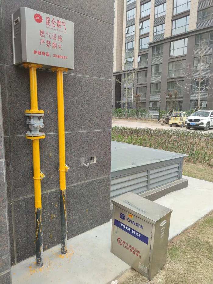 商丘市某在建小区内一燃气表箱。拍摄/陈威敬