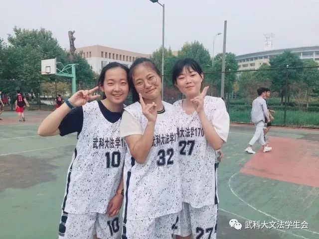 吴玥与队友们（左一为吴玥）