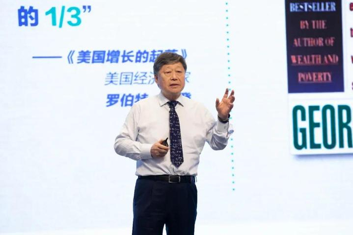 图为海尔董事局主席、首席执行官张瑞敏