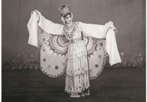 京剧《柳荫记》中，杜近芳饰演祝英台