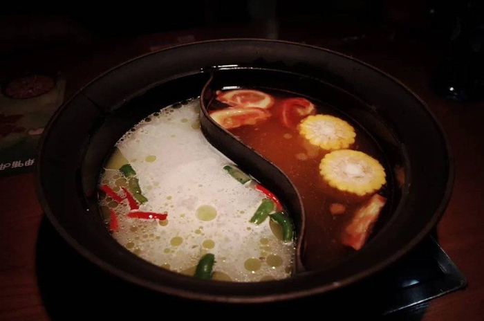 近年来，这个一度火热的连锁火锅品牌，释放出阵阵凉意。/图虫创意