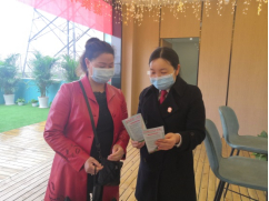 零距离“第一书记”送法进社区